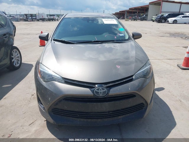 Toyota COROLLA LE 2018 5YFBURHE1JP753531 Image 13
