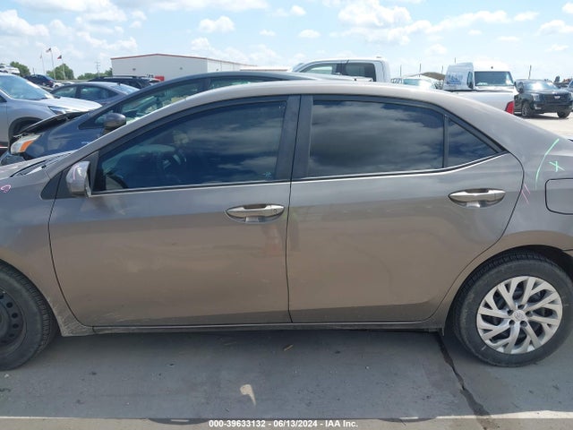 Toyota COROLLA LE 2018 5YFBURHE1JP753531 Image 15