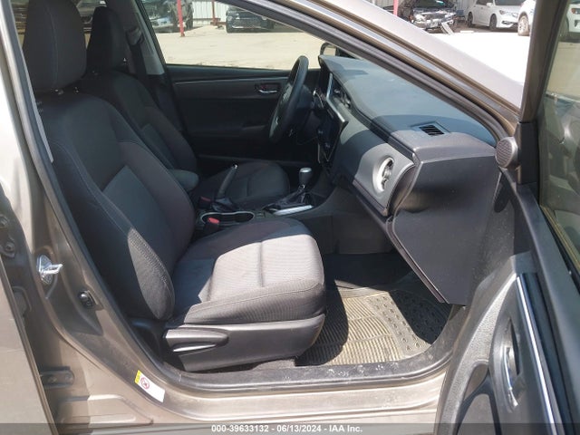 Toyota COROLLA LE 2018 5YFBURHE1JP753531 Image 5