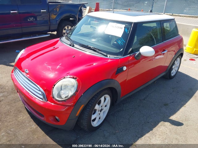 2010 MINI COOPER WMWMF3C51ATZ27031 Photo 1