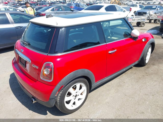 2010 MINI COOPER WMWMF3C51ATZ27031 Photo 3
