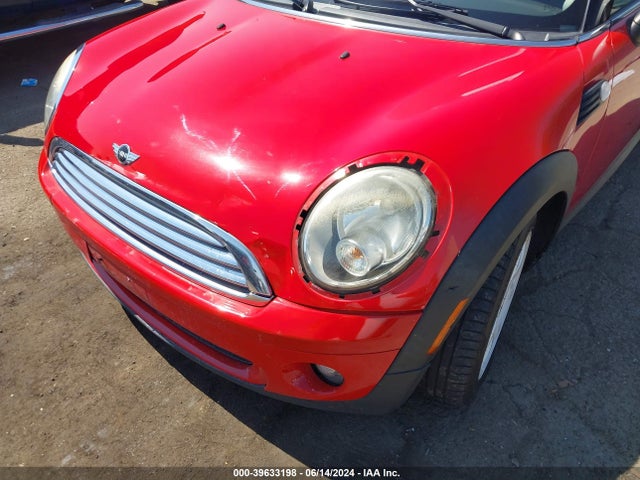 2010 MINI COOPER WMWMF3C51ATZ27031 Photo 5