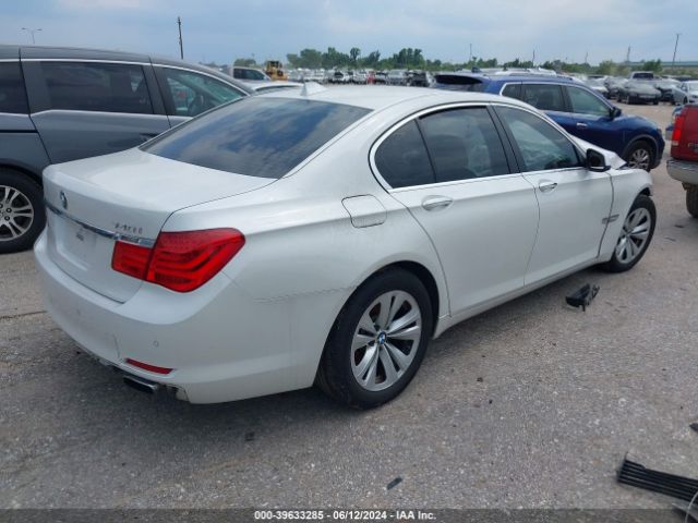 2011 BMW 740I WBAKA4C57BC392039 Photo 3