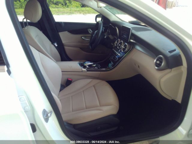 55SWF4JB1FU093085 Mercedes-Benz C 300 Luxury/sport
