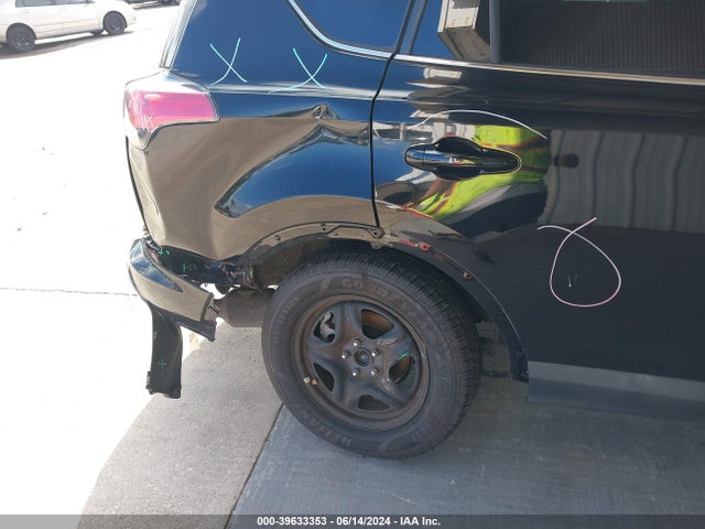 Toyota RAV4 LE 2018 2T3ZFREV0JW427741 Image 6