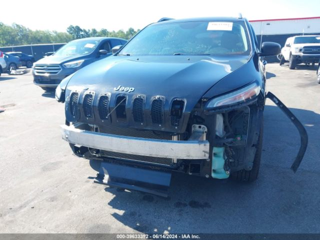 1C4PJLCB1GW138227 Jeep Cherokee Latitude