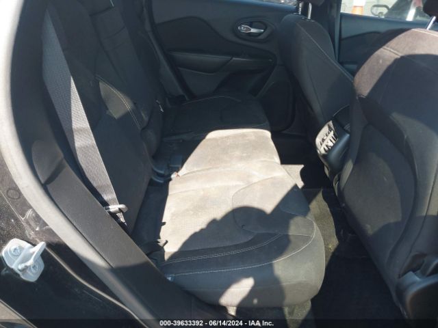 1C4PJLCB1GW138227 Jeep Cherokee Latitude