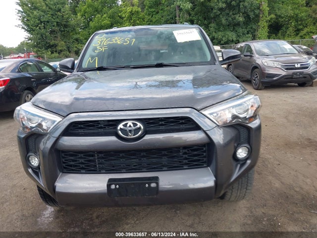 Toyota 4RUNNER SR5 2019 JTEBU5JR6K5652131 Image 12