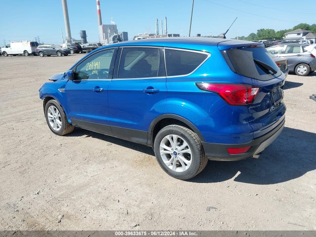 Ford ESCAPE SE 2019 1FMCU0GD5KUB25738 Image 3