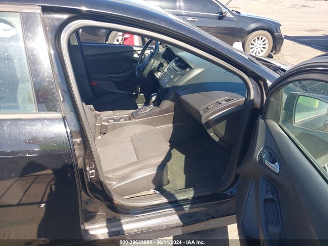 Ford FOCUS SE 2016 1FADP3F23GL262942 Image 5