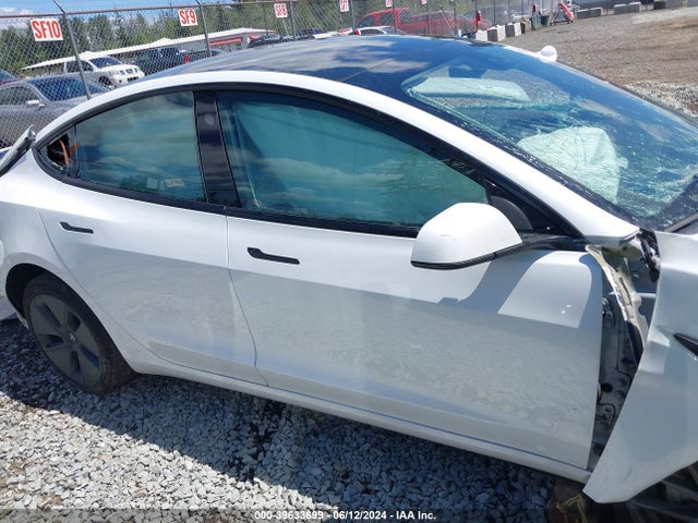 Tesla Model 3 Long Range Dual Motor All-wheel Drive 2022 5YJ3E1EB4NF122562 Image 14