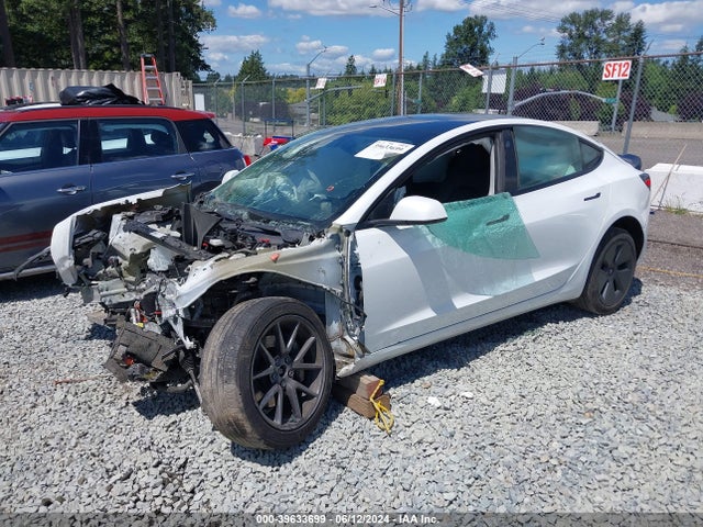 Tesla Model 3 Long Range Dual Motor All-wheel Drive 2022 5YJ3E1EB4NF122562 Image 2