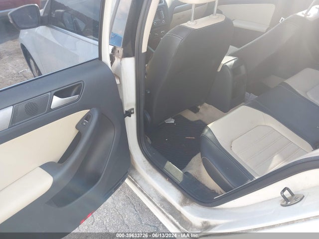 3VWL07AJ9EM384617 Volkswagen Jetta 1.8t Sel