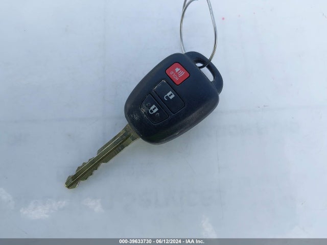 Toyota RAV4 LE 2014 JTMBFREV1ED072857 Image 11