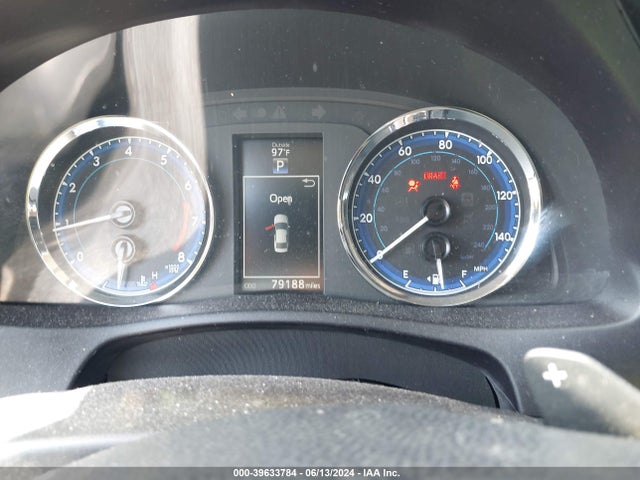 Toyota COROLLA SE 2018 5YFBURHE7JP850698 Image 7