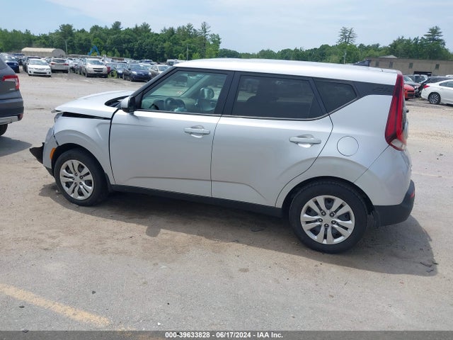 KIA SOUL LX 2020 KNDJ23AU8L7056166 Image 3