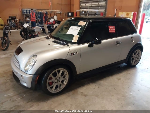 2006 MINI COOPER S WMWRE33516TL23236 Photo 1