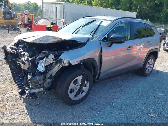 Toyota RAV4 LE 2019 JTMH1RFV2KJ008718 Image 2