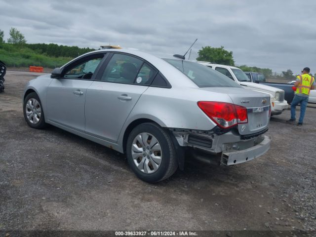 2016 CHEVROLET CRUZE LIMITED 1G1PC5SG8G7132236 Photo 2