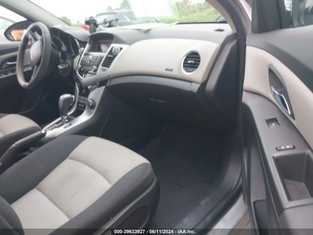 2016 CHEVROLET CRUZE LIMITED 1G1PC5SG8G7132236 Photo 4