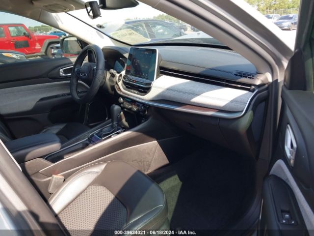 3C4NJCBB5NT137206 Jeep Compass Latitude Fwd