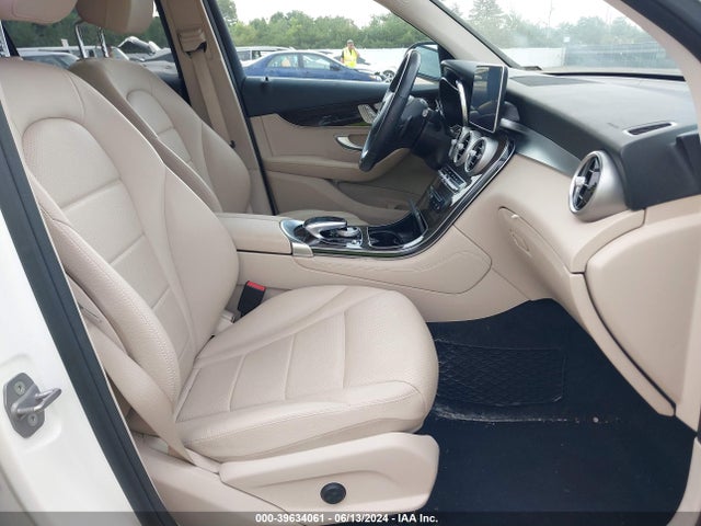 WDC0G4KB5JV039683 Mercedes-Benz Glc 300 4matic
