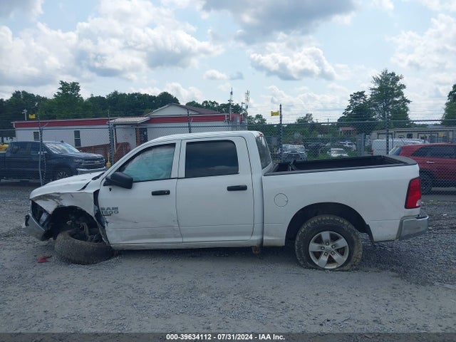 3C6RR7KG6KG719288 RAM 1500 Classic Tradesman  4x4 5'7 Box
