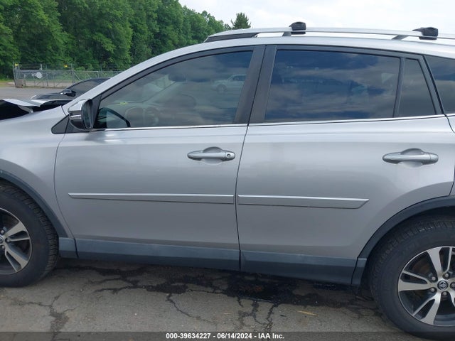 Toyota Rav4 Xle 2017 2T3RFREV7HW688956 Image 14
