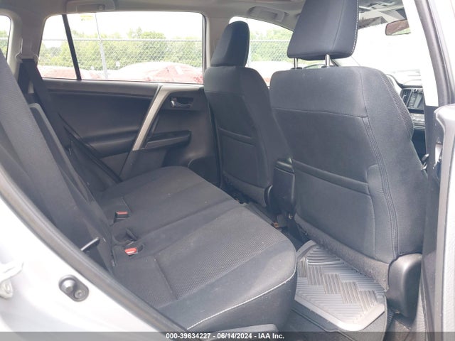 Toyota Rav4 Xle 2017 2T3RFREV7HW688956 Image 8
