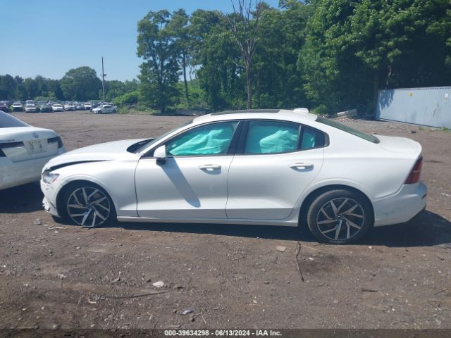 7JRA22TK4LG072176 Volvo S60 T6 Momentum