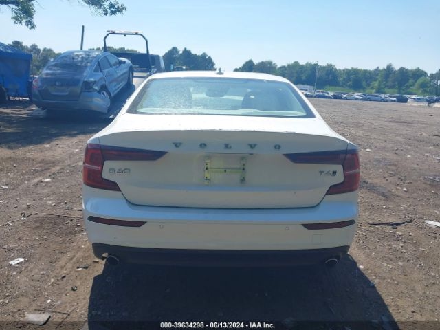 7JRA22TK4LG072176 Volvo S60 T6 Momentum