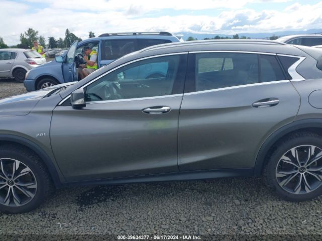 SJKCH5CRXHA026461 Infiniti Qx30 Luxury