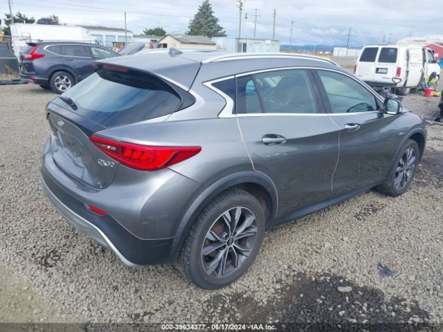 SJKCH5CRXHA026461 Infiniti Qx30 Luxury