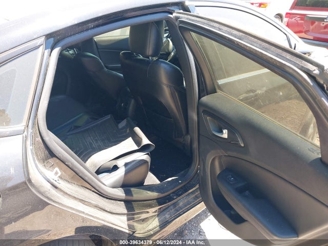 1C3CCCBB0FN550867 Chrysler 200 S