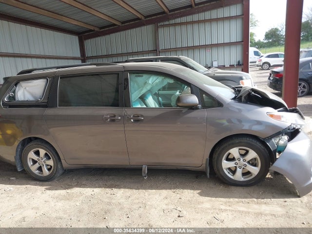 Toyota Sienna Le 8 Passenger 2017 5TDKZ3DC8HS816516 Image 12