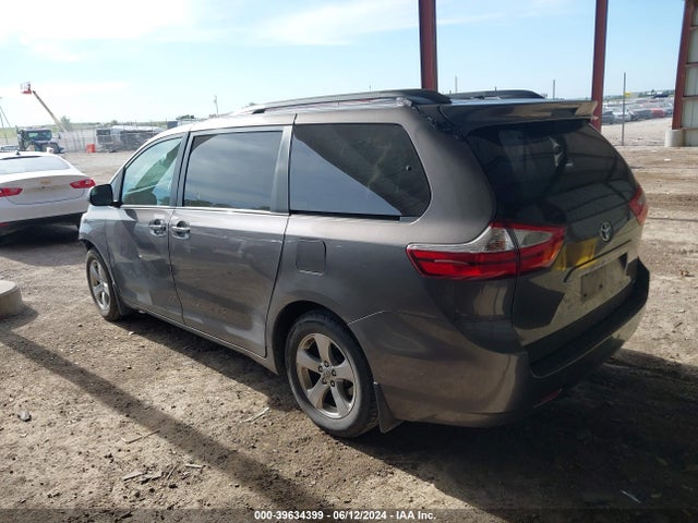 Toyota Sienna Le 8 Passenger 2017 5TDKZ3DC8HS816516 Image 3