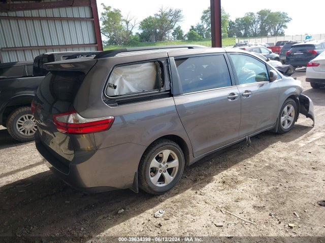 Toyota Sienna Le 8 Passenger 2017 5TDKZ3DC8HS816516 Image 4