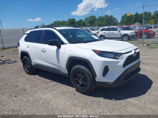 Toyota RAV4 LE 2019 2T3H1RFV6KC018655 Image 1