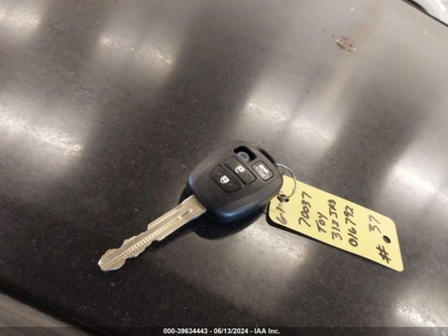 4T1BF1FK1FU016792 Toyota CAMRY SE
