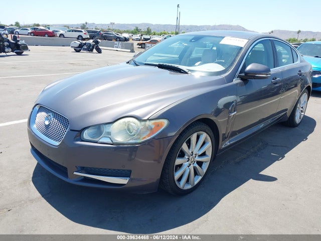 2010 JAGUAR XF SAJWA0GB4ALR75858 Photo 1