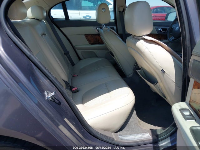 2010 JAGUAR XF SAJWA0GB4ALR75858 Photo 7