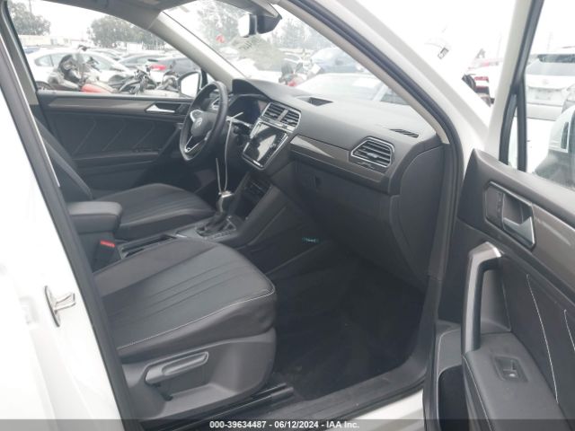 3VV3B7AX1NM108077 Volkswagen Tiguan 2.0t Se