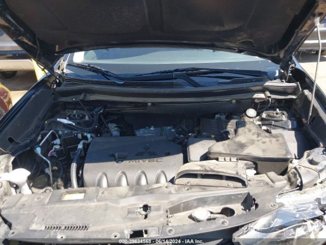 JA4AD3A36HZ068226 Mitsubishi Outlander Se
