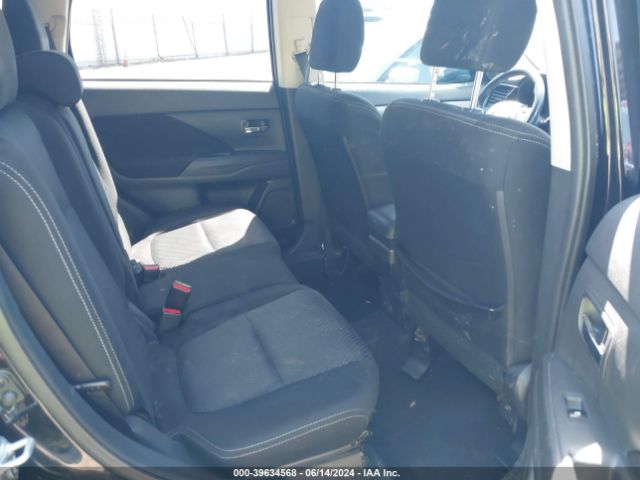 JA4AD3A36HZ068226 Mitsubishi Outlander Se