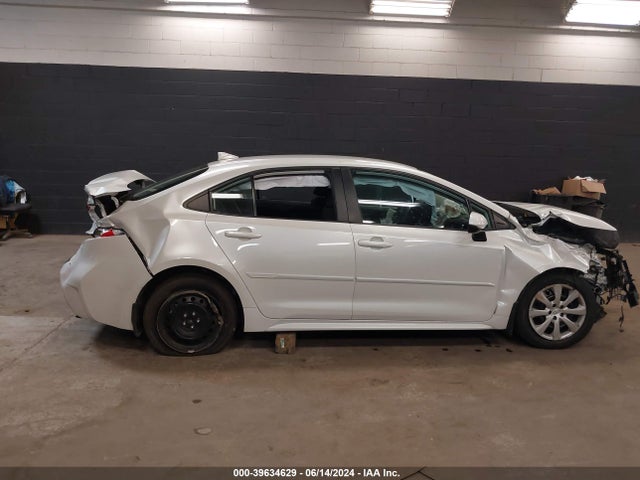 Toyota COROLLA LE 2022 5YFEPMAE9NP312396 Image 13