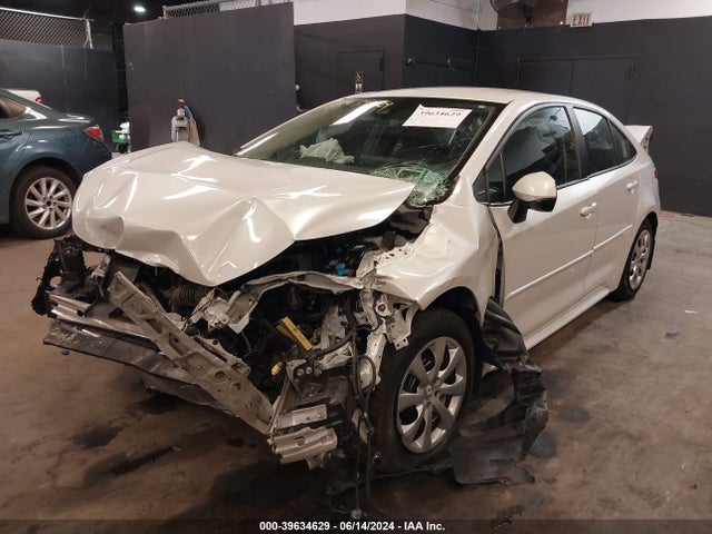 Toyota COROLLA LE 2022 5YFEPMAE9NP312396 Image 2