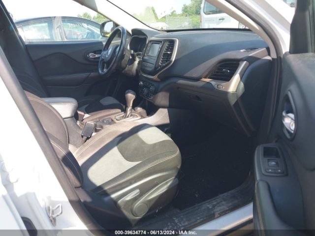 1C4PJMAB2GW170807 Jeep Cherokee Sport