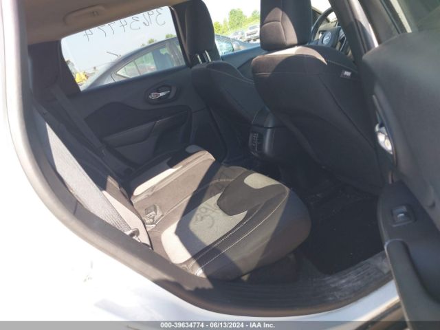1C4PJMAB2GW170807 Jeep Cherokee Sport