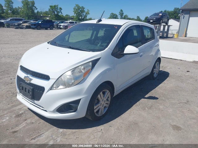 Chevrolet Spark 1lt Cvt 2015 KL8CD6S96FC759235 Image 2