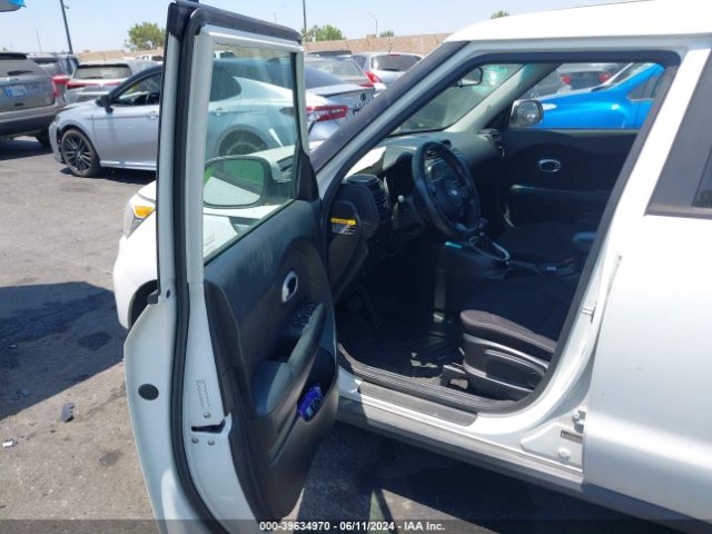 KNDJN2A24H7422678 KIA Soul